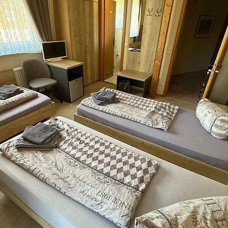 Hotel Pension Pamina เบอร์ลิน ภายนอก รูปภาพ
