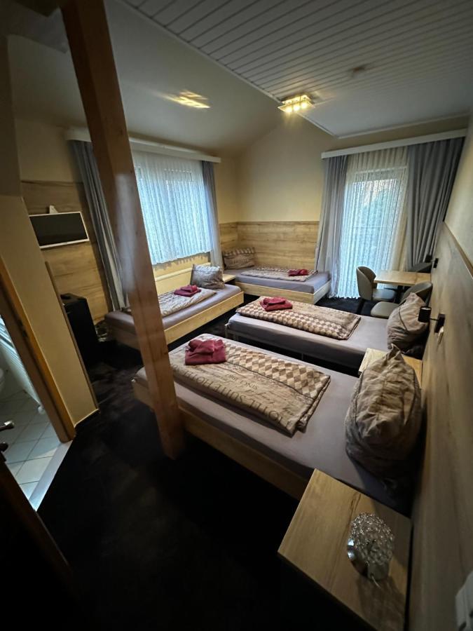 Hotel Pension Pamina เบอร์ลิน ภายนอก รูปภาพ
