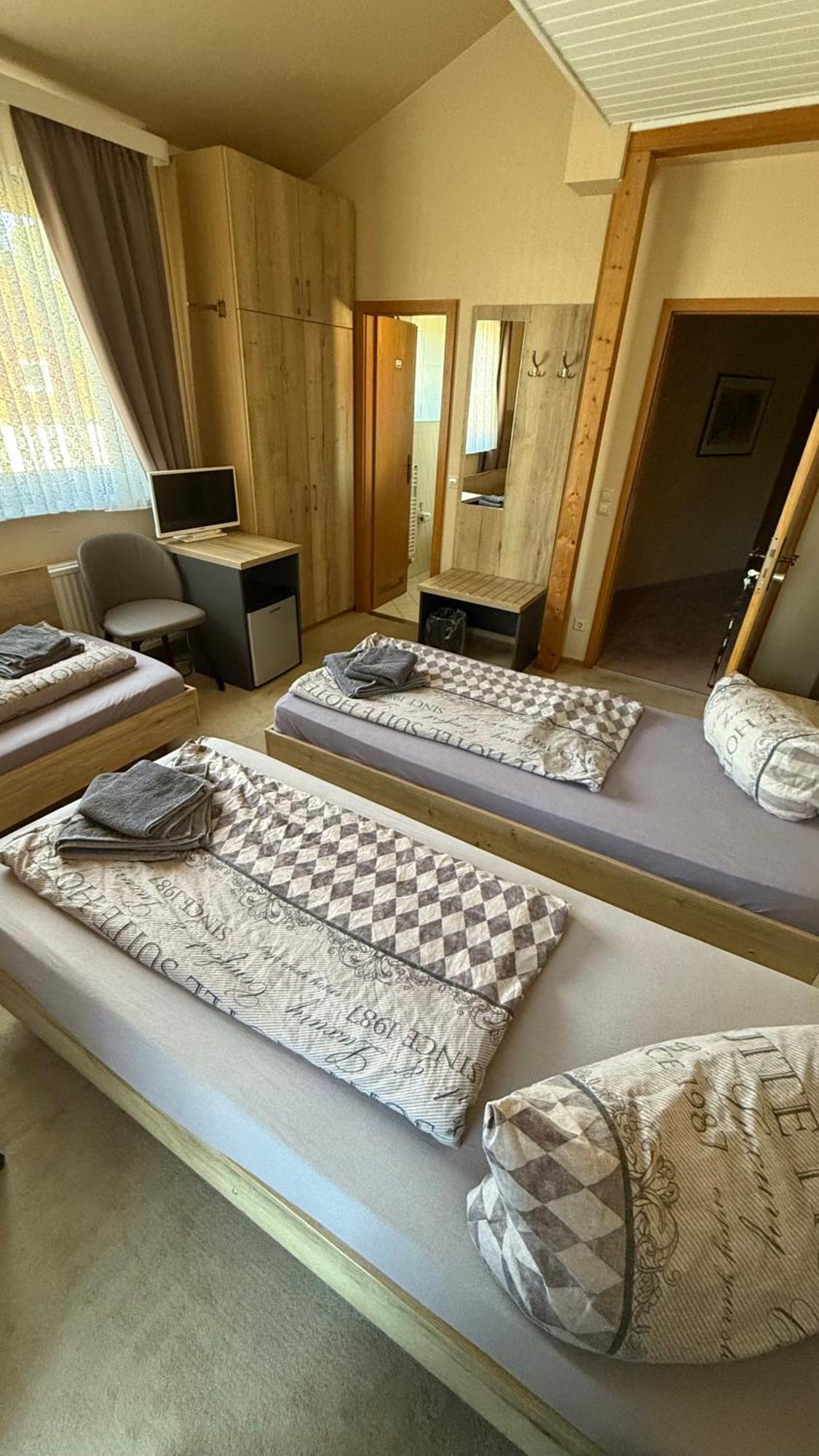 Hotel Pension Pamina เบอร์ลิน ภายนอก รูปภาพ